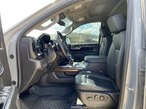 Used 2024 Chevrolet Silverado 1500 LT Trail Boss w/ Convenience Package II AWD/4WD image 17