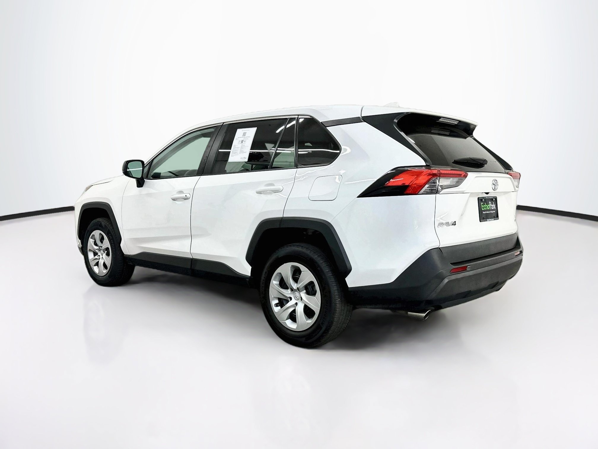 Used 2025 Toyota RAV4 LE AWD/4WD image 5