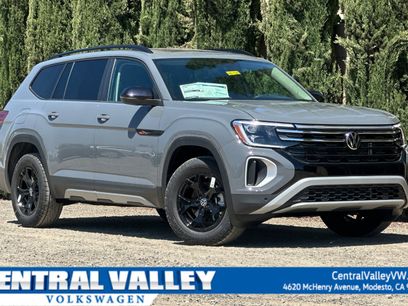 New 2025 Volkswagen Atlas Peak Edition SE