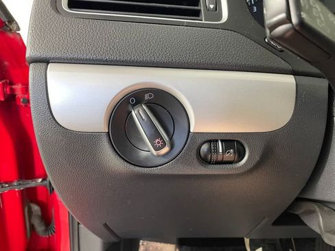 Used 2014 Volkswagen Jetta SE FWD image 13