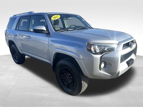 Used 2017 Toyota 4Runner SR5 image 7