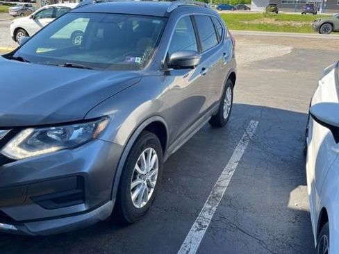 Used 2017 Nissan Rogue SV w/ SV Premium Package AWD/4WD image 4