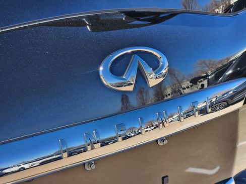 Used 2016 INFINITI QX80 2WD image 12