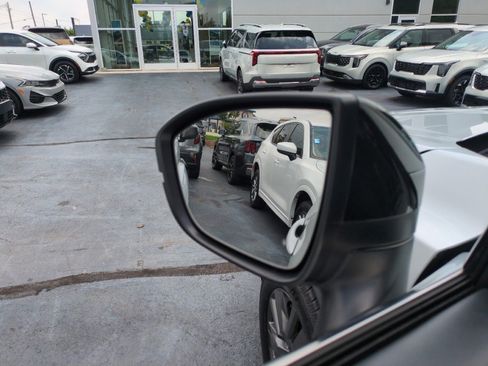 Used 2023 Nissan Pathfinder S AWD/4WD image 11