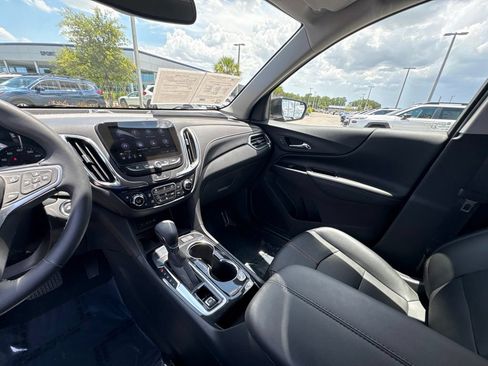 Used 2023 Chevrolet Equinox Premier FWD image 31