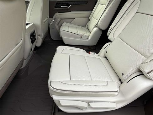 New 2026 GMC Yukon XL Denali w/ Denali Reserve Package image 3