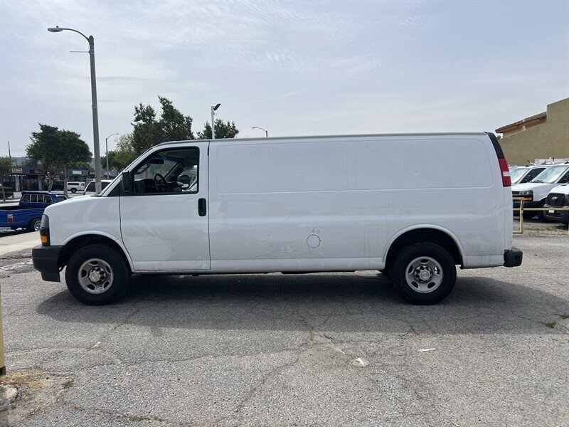 Used 2021 Chevrolet Express 2500 Extended w/ Driver Convenience Package RWD image 4