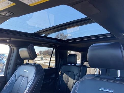 Used 2024 Ford Expedition Platinum image 15