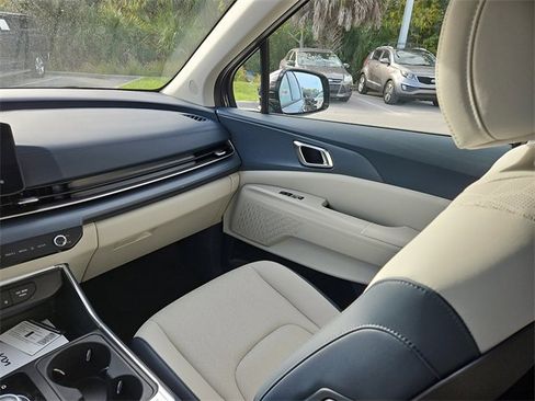 New 2026 Kia Carnival SX image 8