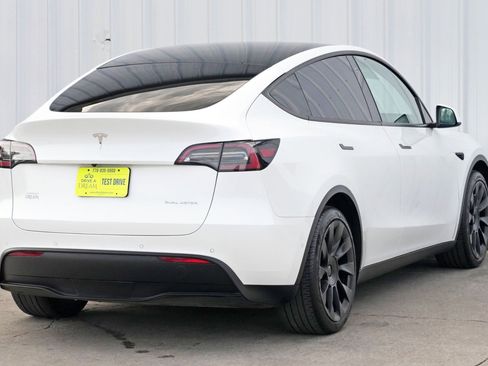 Used 2021 Tesla Model Y Long Range image 53
