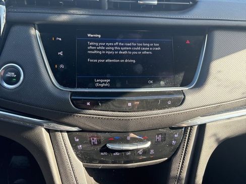 Used 2020 Cadillac XT5 Premium Luxury image 12