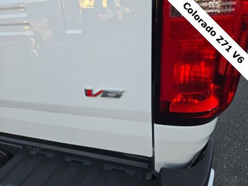 Used 2022 Chevrolet Colorado Z71 image 10