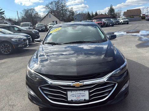 Used 2019 Chevrolet Malibu LT image 2
