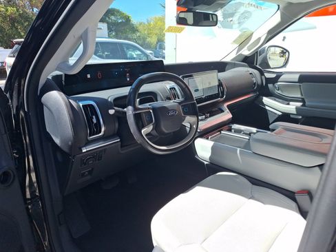 Used 2025 Ford Expedition Max Platinum w/ Driver's Package AWD/4WD image 12