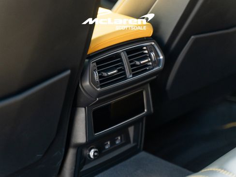 Used 2021 Lamborghini Urus image 20