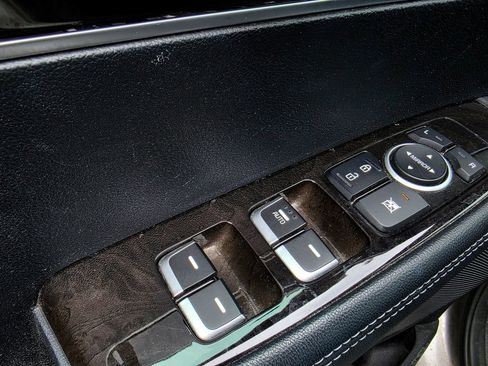 Used 2016 Kia Sorento AWD w/ LX Convenience Package image 11