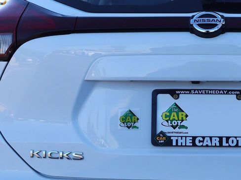 Used 2021 Nissan Kicks SV image 19