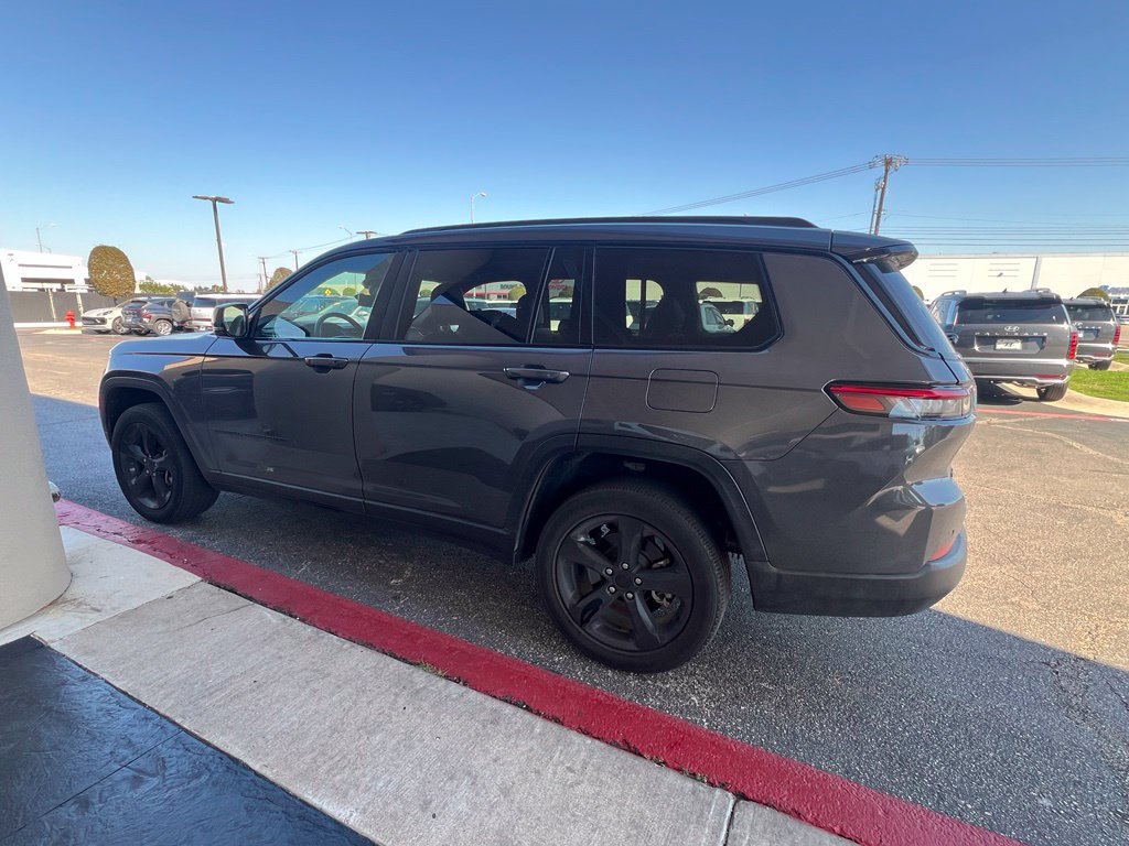 Used 2023 Jeep Grand Cherokee L Laredo AWD/4WD image 3