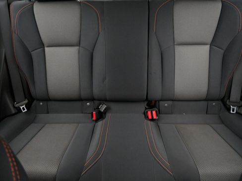 Used 2018 Subaru Crosstrek 2.0i Premium w/ Eyesight System image 13