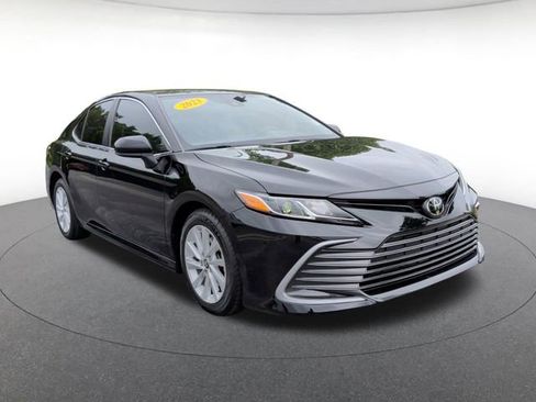 Used 2023 Toyota Camry LE FWD image 9