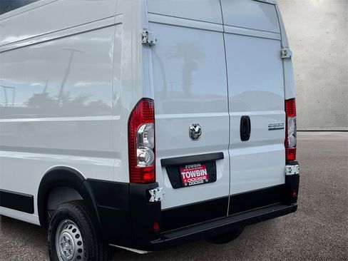 Used 2025 RAM ProMaster 2500 w/ Premium Convenience Group image 5
