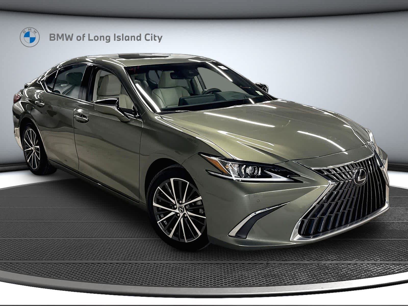 Used 2025 Lexus ES 350 w/ Premium Package FWD image 3