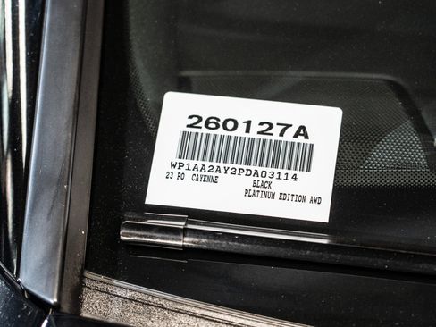 Certified 2023 Porsche Cayenne Platinum Edition AWD/4WD image 28