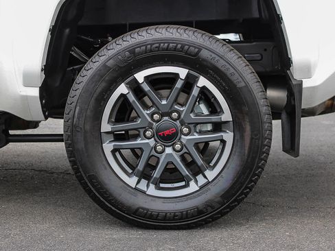 Used 2024 Toyota Tacoma TRD Sport w/ TRD Sport Premium Package AWD/4WD image 10