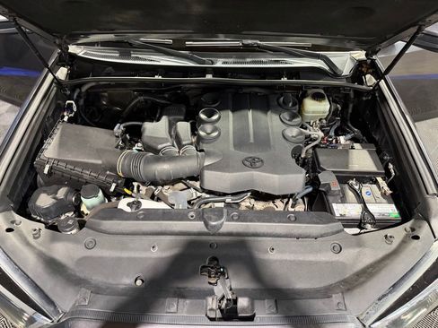 Used 2016 Toyota 4Runner SR5 image 10