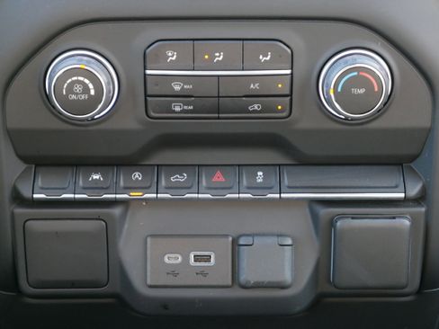 Certified 2023 Chevrolet Silverado 1500 Custom image 20