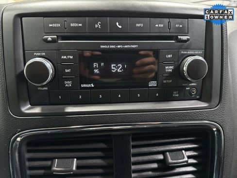 Used 2016 Dodge Grand Caravan SE image 16