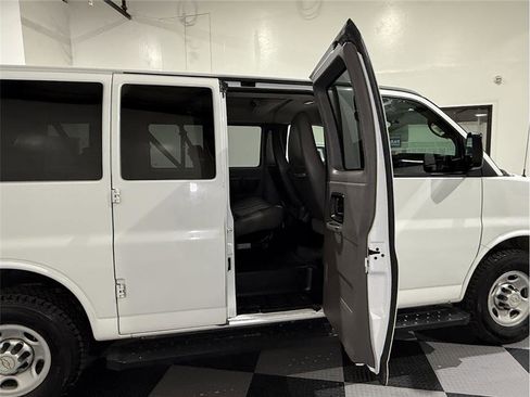 Used 2014 Chevrolet Express 2500 LS image 20