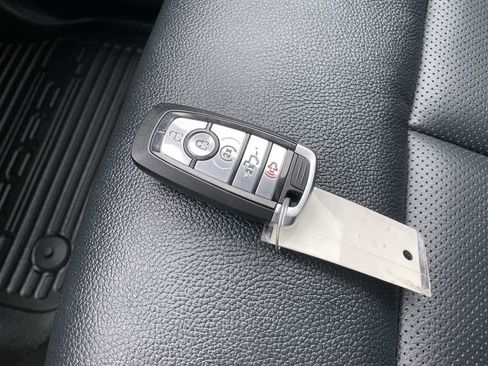 Certified 2022 Ford F350 Lariat w/ Tremor Off-Road Package image 38