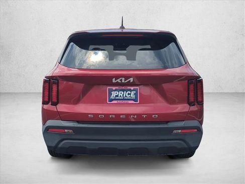 Used 2022 Kia Sorento LX FWD image 6