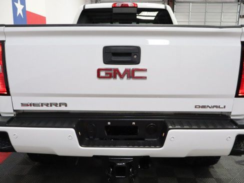 Used 2018 GMC Sierra 2500 Denali w/ Duramax Plus Package AWD/4WD image 24