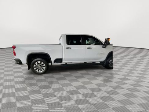Used 2024 Chevrolet Silverado 2500 Custom w/ Custom Convenience Package image 9