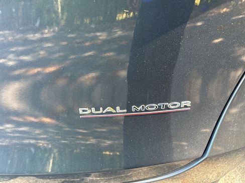 Used 2023 Tesla Model Y Performance AWD/4WD image 9