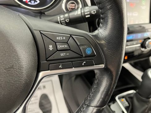 Used 2019 Nissan Rogue SV w/ Premium Package FWD image 22