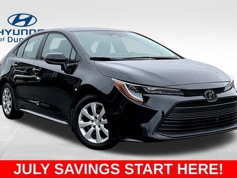 Used 2026 Toyota Corolla LE FWD image 2