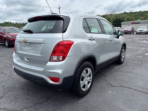 Used 2018 Chevrolet Trax LS FWD image 7