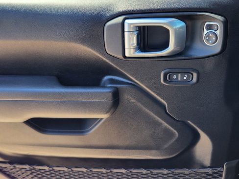 Used 2022 Jeep Gladiator Sport image 24