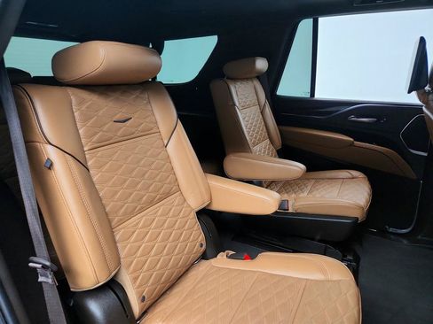 Used 2021 Cadillac Escalade Sport w/ LPO, ONYX Package AWD/4WD image 29