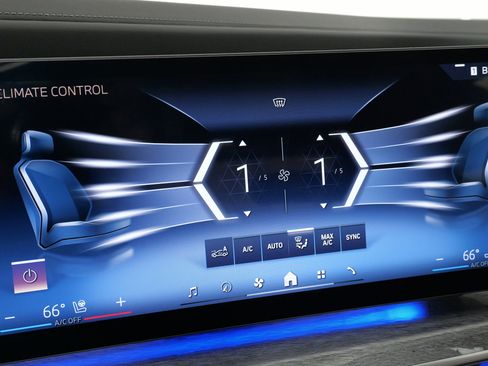 Used 2024 BMW 740i xDrive image 54