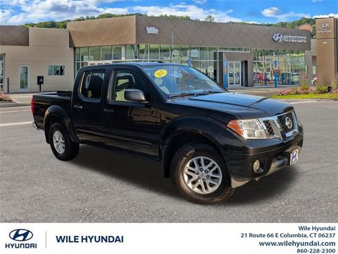 Used 2017 Nissan Frontier SV image 1
