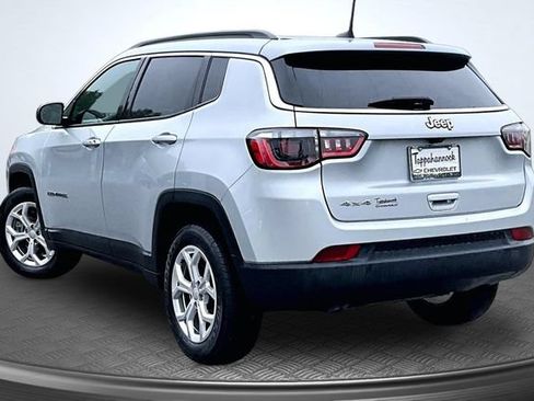 Used 2024 Jeep Compass Latitude AWD/4WD image 4