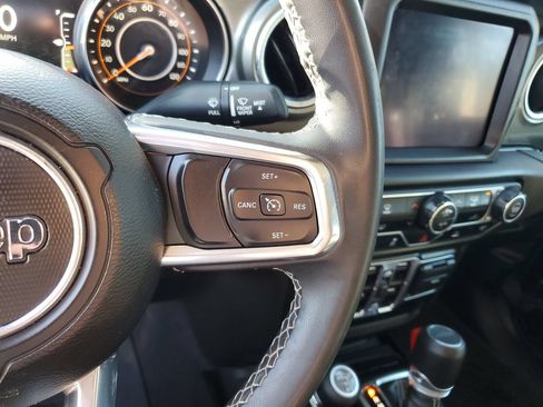 Used 2023 Jeep Gladiator Overland AWD/4WD image 27