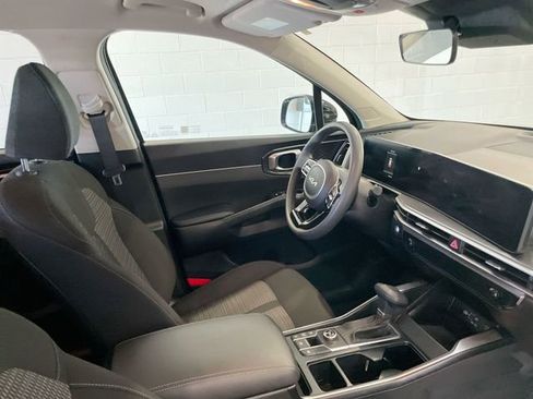 Used 2025 Kia Sorento LX image 18