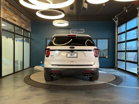 Used 2018 Ford Explorer Sport AWD/4WD image 4