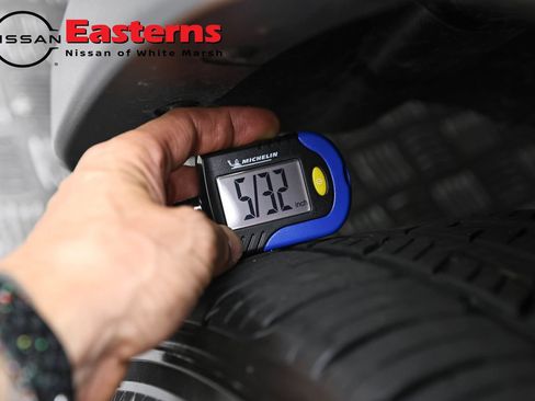 Used 2025 Nissan Pathfinder SV FWD image 28