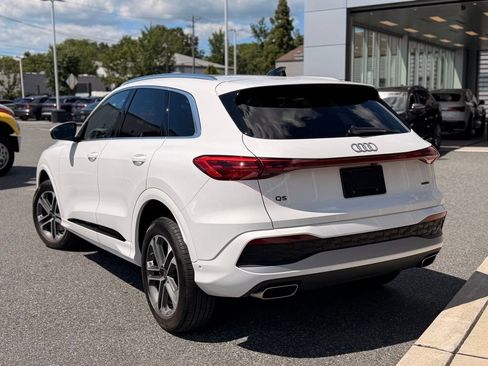 Used 2025 Audi Q5 Premium w/ Convenience Package AWD/4WD image 4